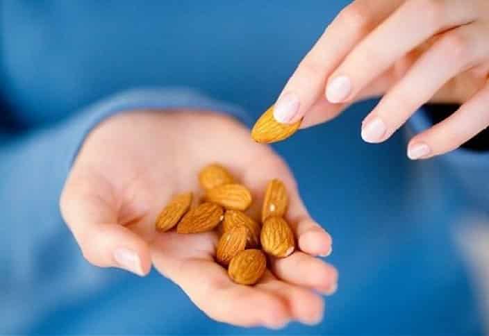 Норма миндального ореха в день